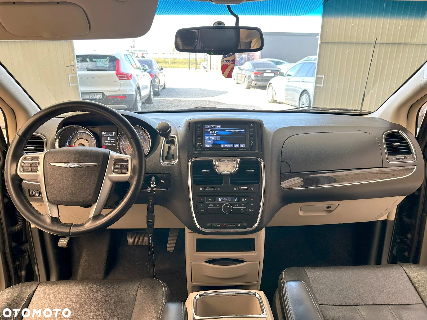Chrysler Town & Country 3.6 Limited - 6