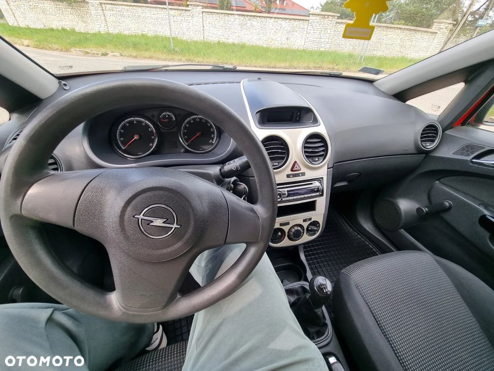 Opel Corsa 1.2 16V Essentia - 4
