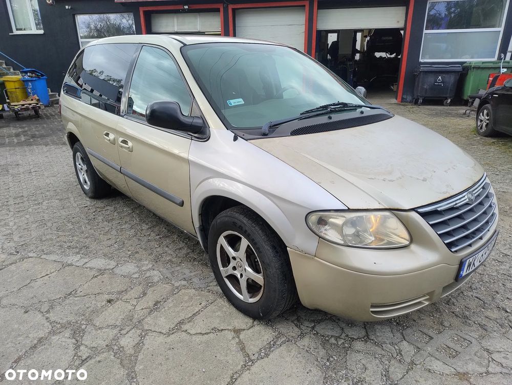 Chrysler Town & Country 3.3 - 8