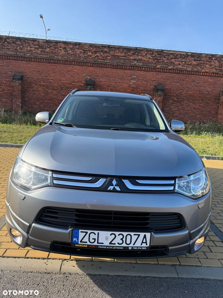 Mitsubishi Outlander 2.2 DI-D 4WD Intense - 2