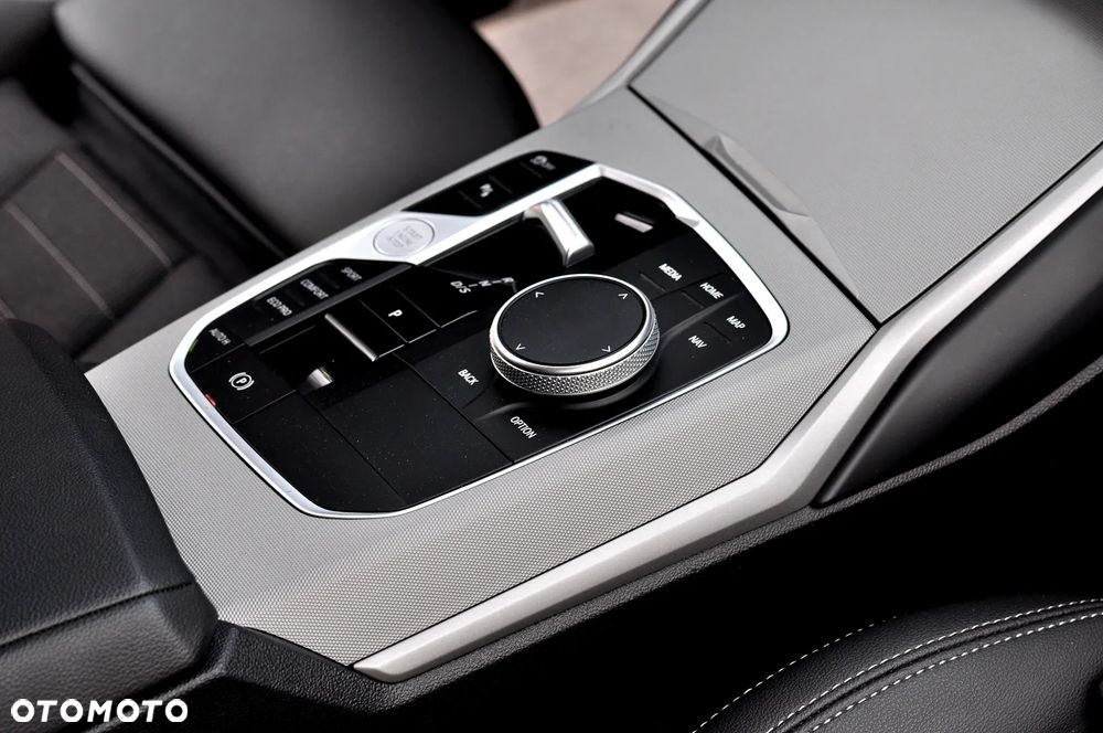BMW Seria 3 318d Sport Line Shadow - 30