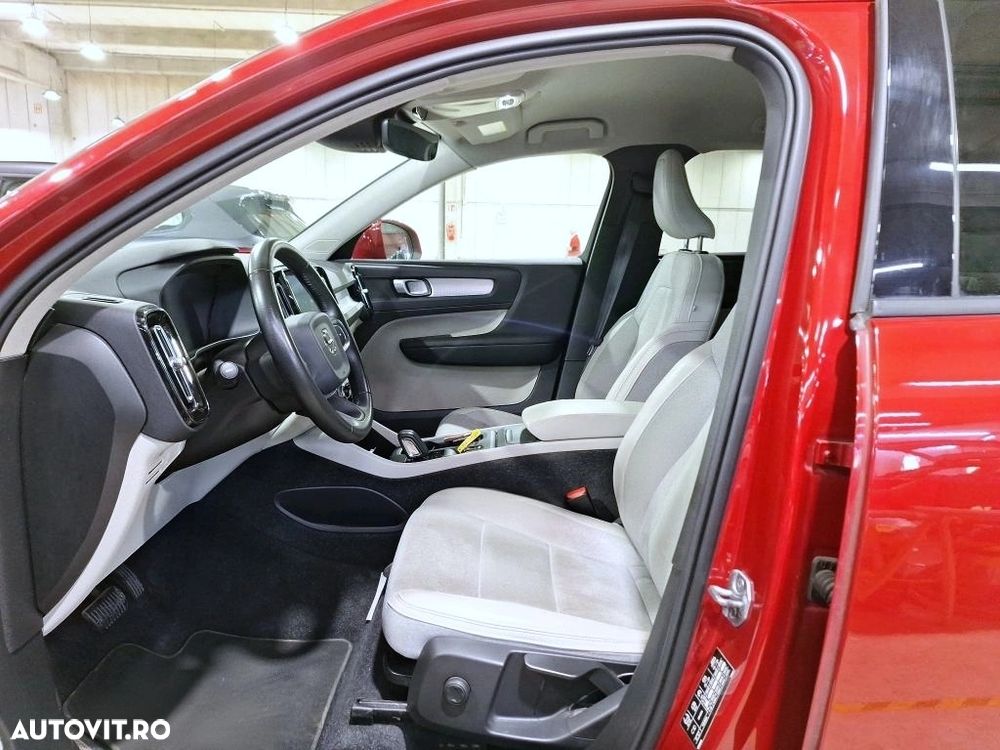 Volvo XC 40 T3 AT8 Momentum Pro - 7