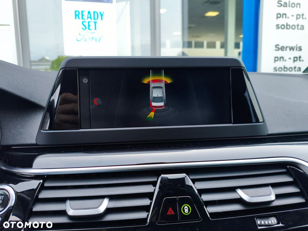 BMW Seria 5 518d Sport Line - 26
