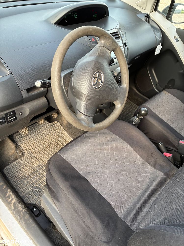 Toyota Yaris 1.4 D-4D Life - 16