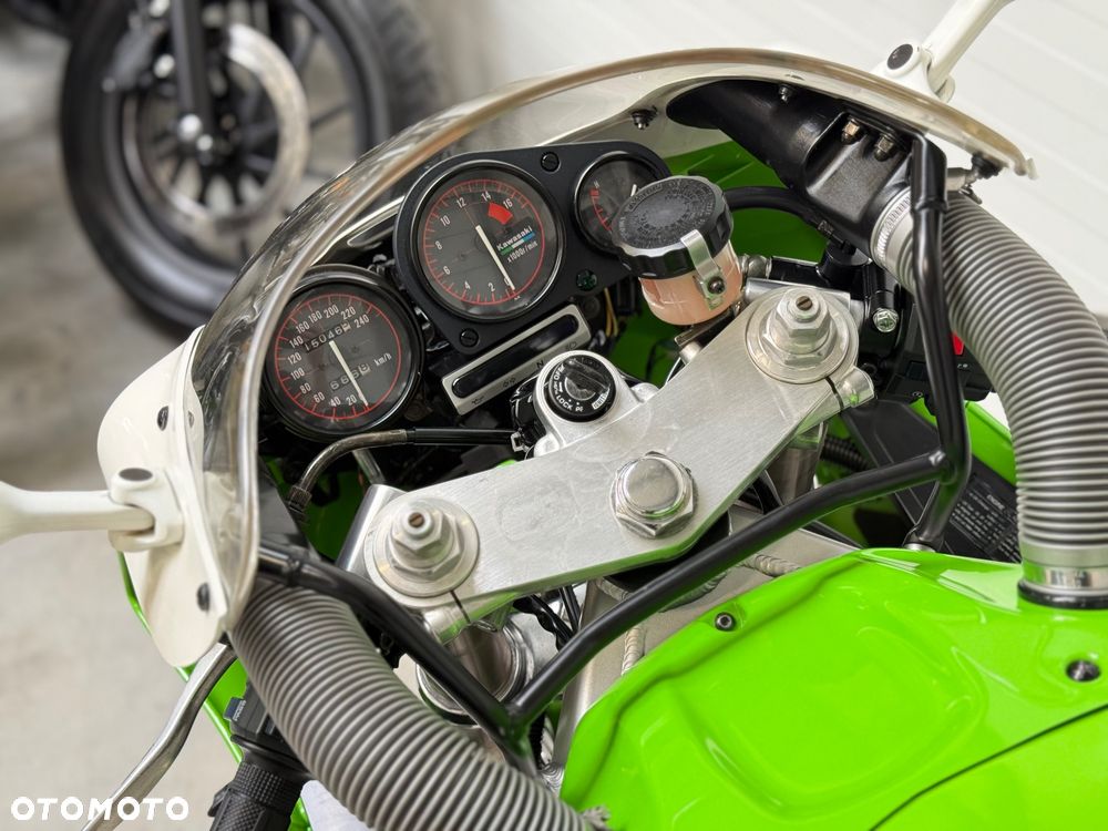Kawasaki ZXR - 28