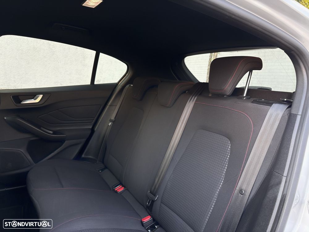 Ford Focus 1.0 EcoBoost MHEV ST-Line - 18