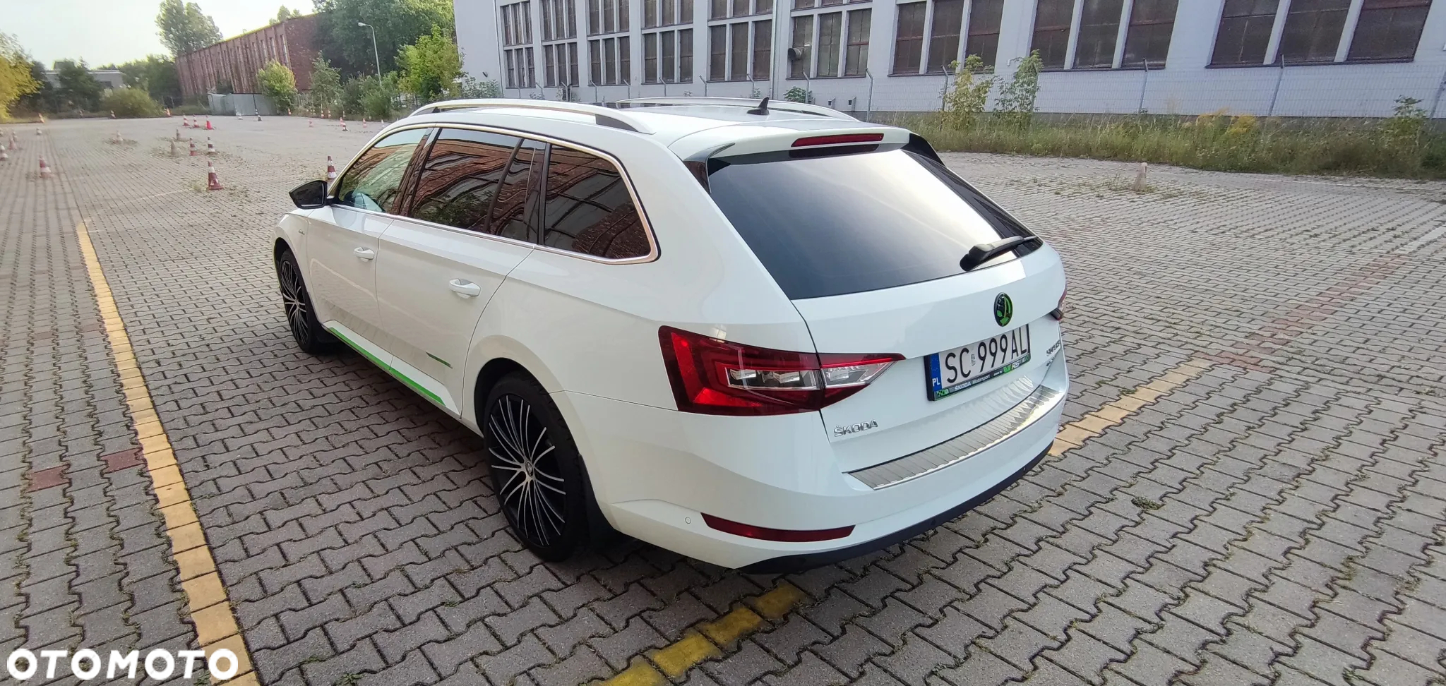 Skoda Superb 2.0 TDI 4x4 L&K DSG - 18