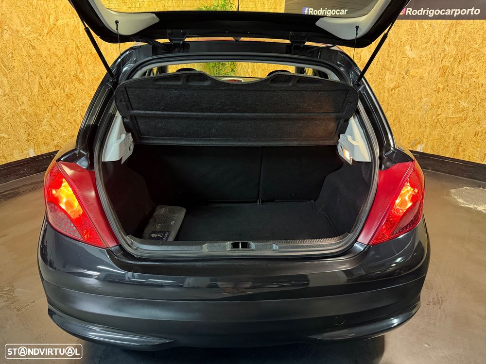 Peugeot 207 1.4 16V Active - 22