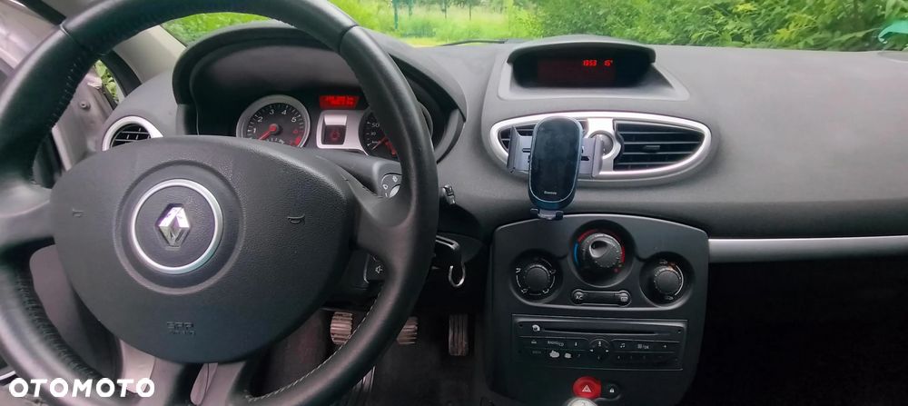 Renault Clio - 8