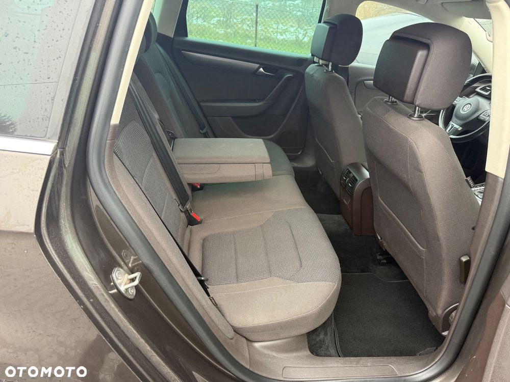 Volkswagen Passat 2.0 TDI Comfortline DSG - 16