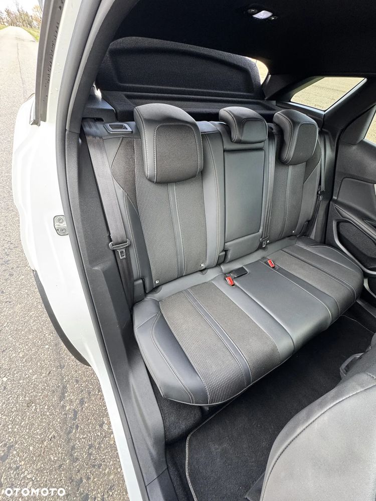 Peugeot 3008 1.5 BlueHDi GT Pack S&S EAT8 - 26