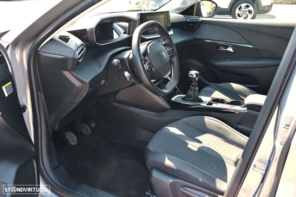 Peugeot 208 1.2 PureTech Allure - 27