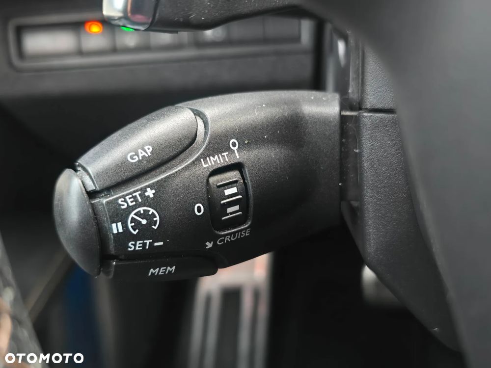 Peugeot 3008 1.6 PureTech HYbrid4 GT S&S EAT8 - 29