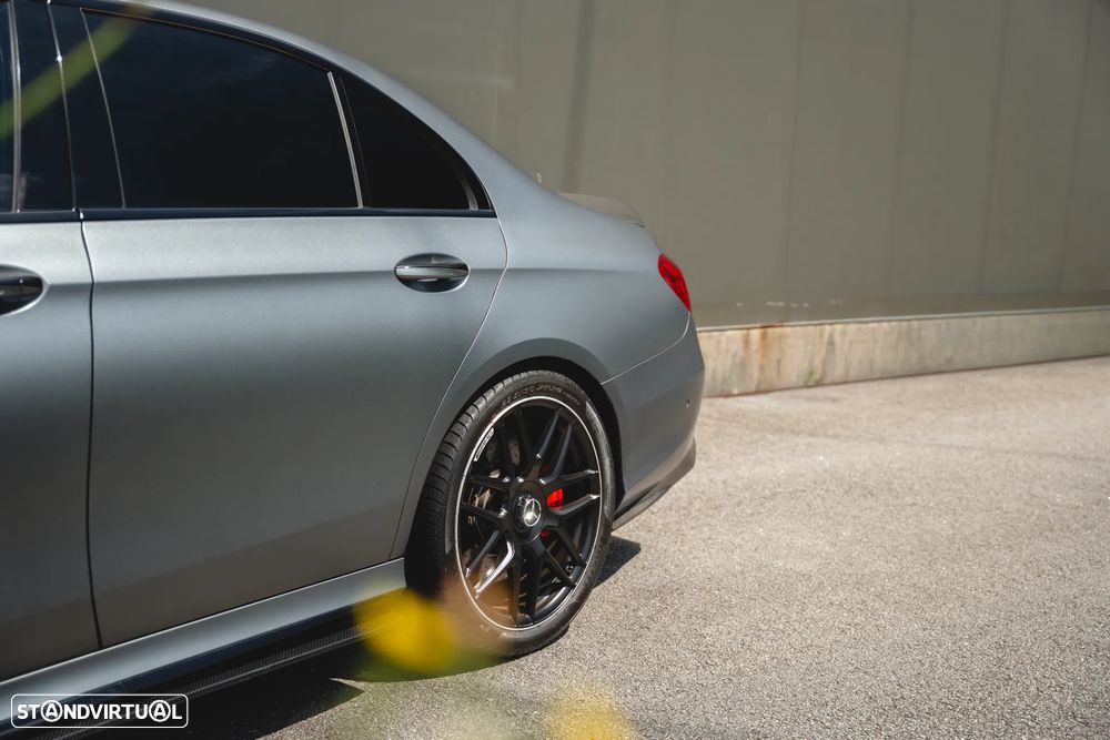 Mercedes-Benz E 63 AMG S 4-Matic+ - 14