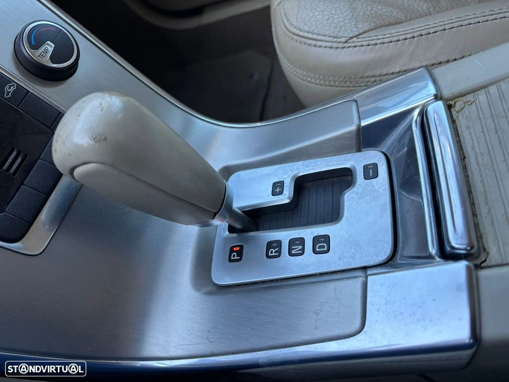 Volvo XC 60 2.0 D3 R-Design Geartronic - 39