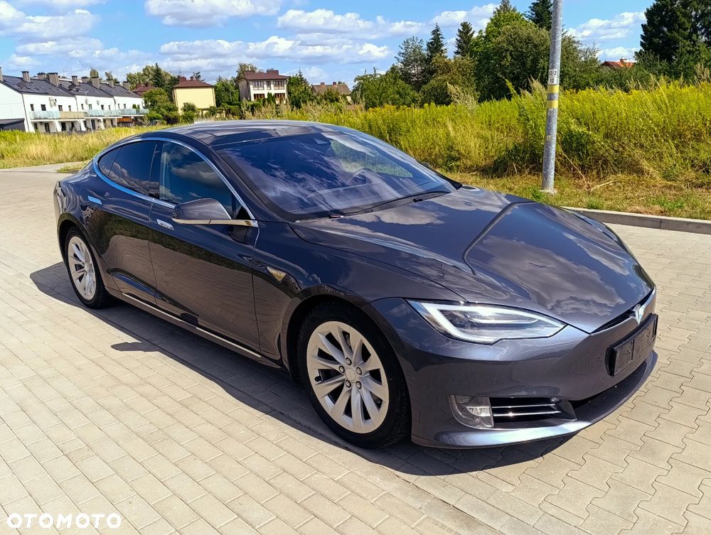 Tesla Model S - 24