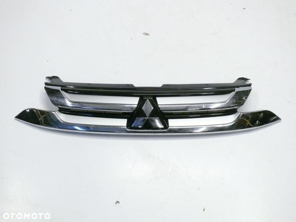 ATRAPA GRILL MITSUBISHI OUTLANDER 2015 - 1