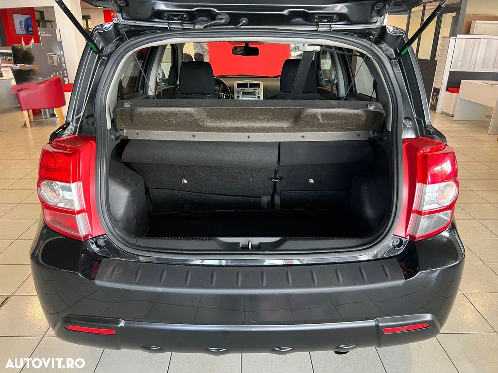 Toyota Urban Cruiser 1.4 D-4D 4x4 Trek+ - 26