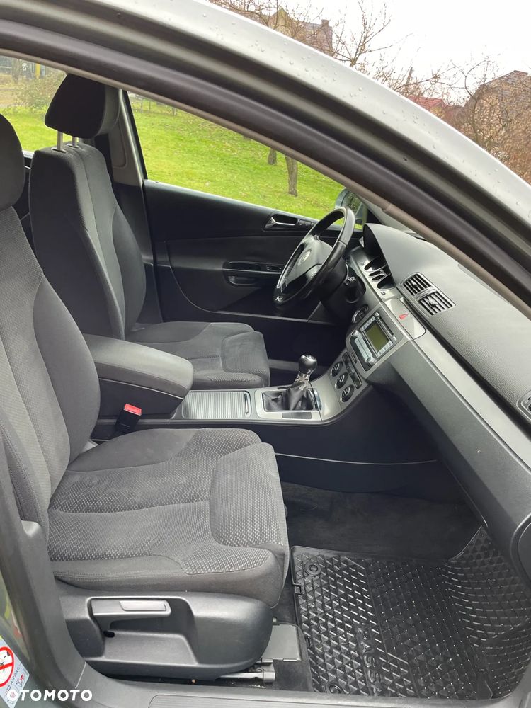Volkswagen Passat 2.0 TDI Comfortline - 6
