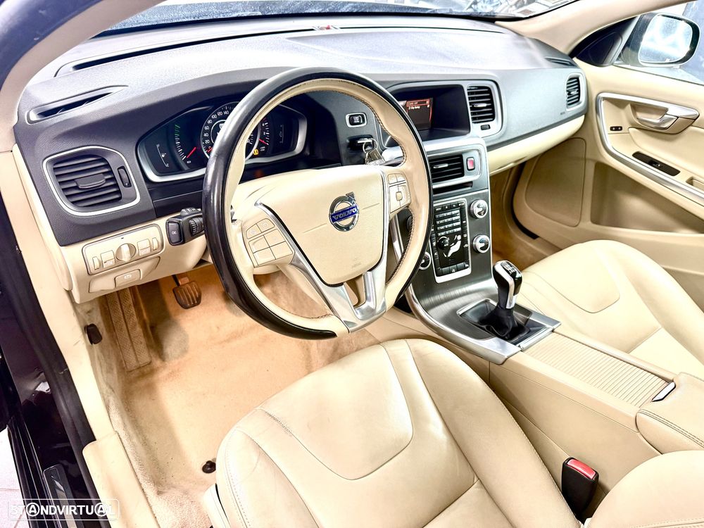 Volvo V60 2.0 D3 Momentum - 7