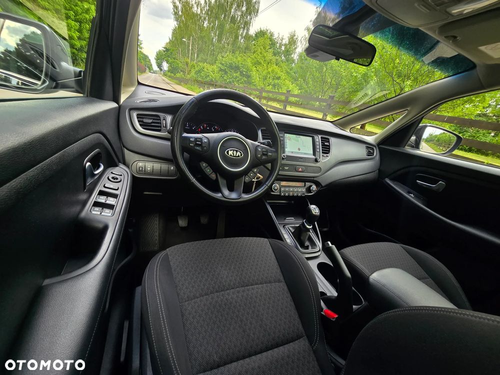 Kia Carens 1.7 CRDi L 7os - 33