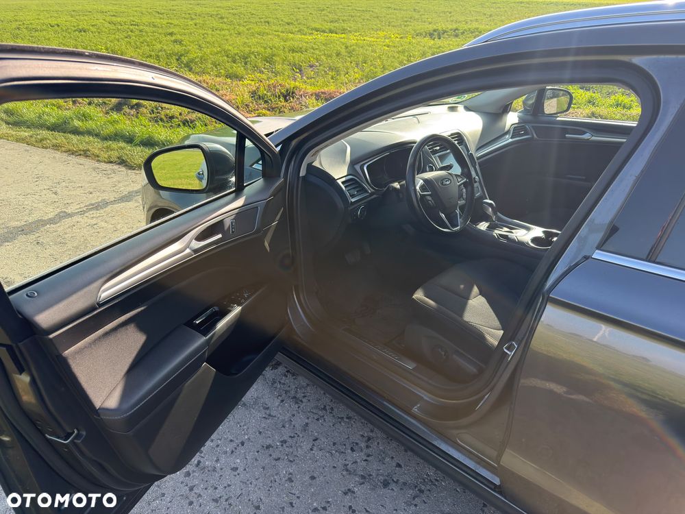 Ford Mondeo - 32