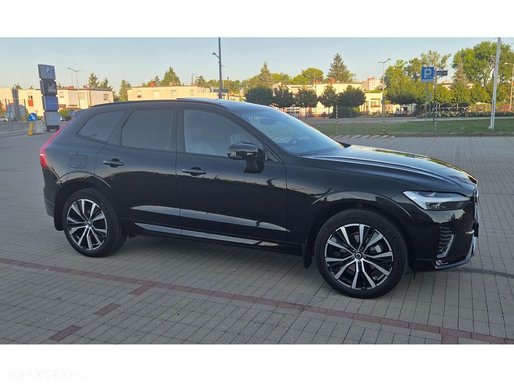 Volvo XC 60 B5 B AWD Ultra Dark - 1