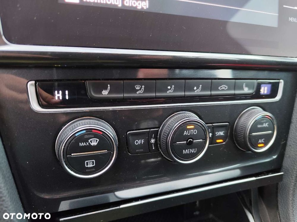 Volkswagen Golf - 12