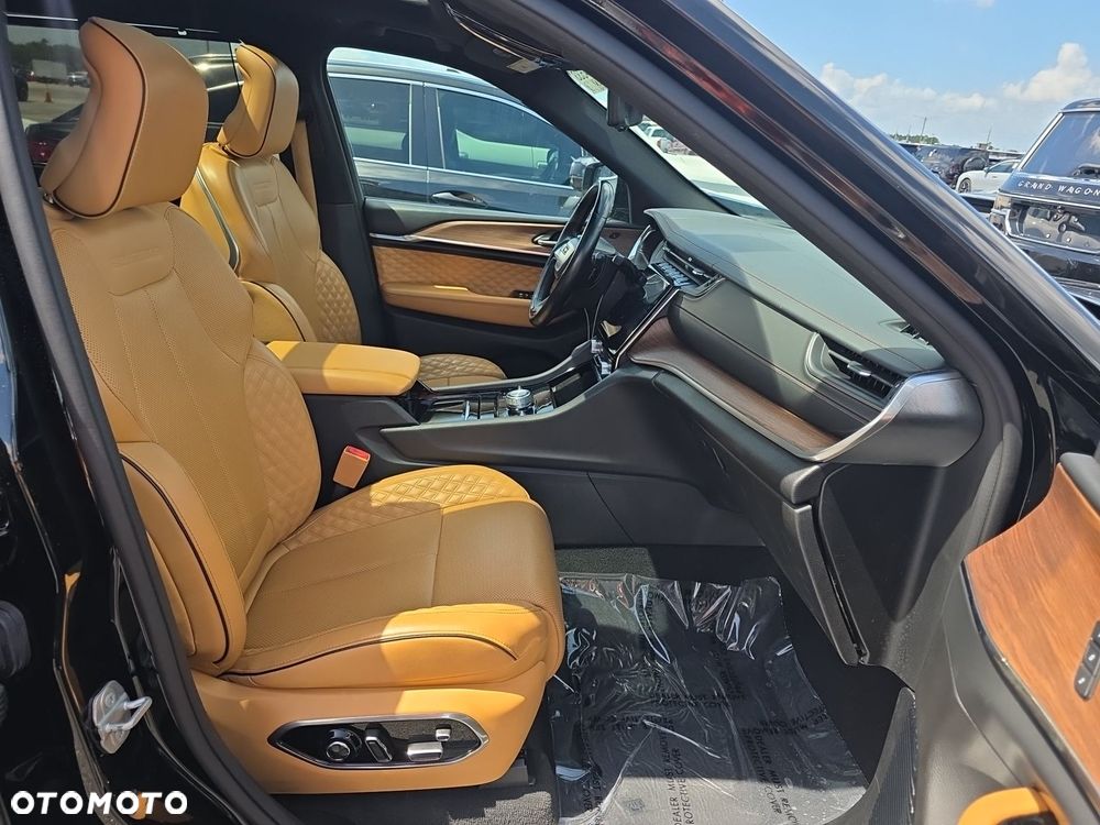 Jeep Grand Cherokee - 8