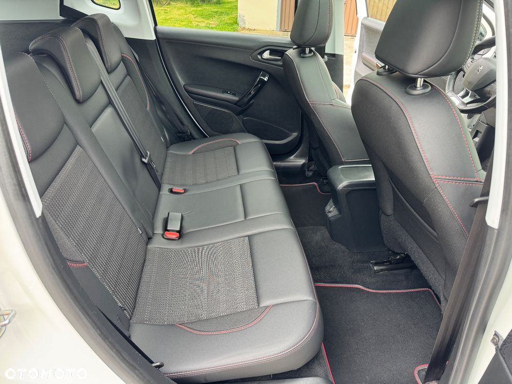 Peugeot 2008 BlueHDi 110 Allure - 15
