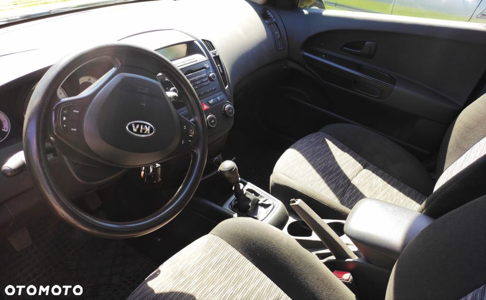 Kia Ceed 1.6 Comfort + - 3