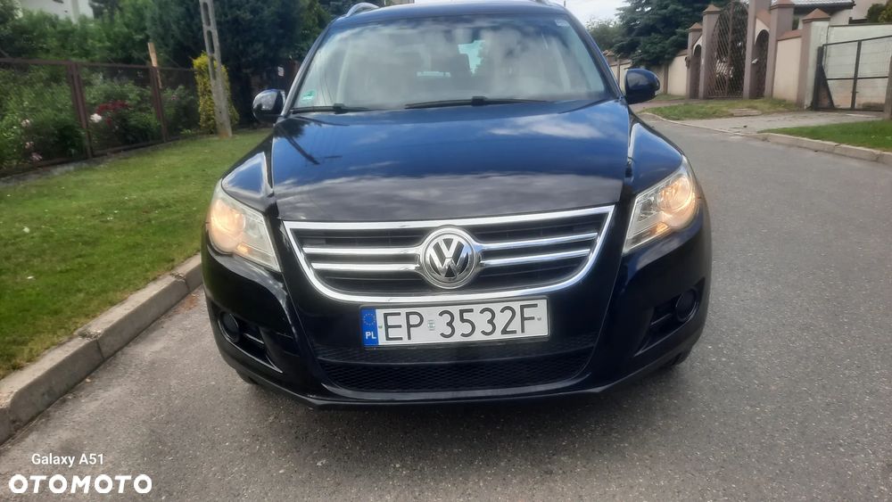 Volkswagen Tiguan - 1
