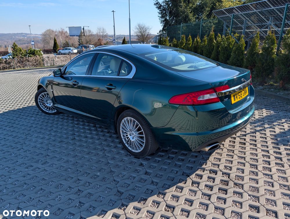 Jaguar XF 2.7 V6 D Luxury - 6