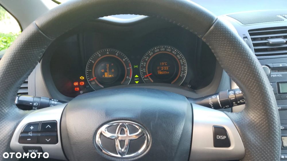 Toyota Auris 1.6 Premium + - 10