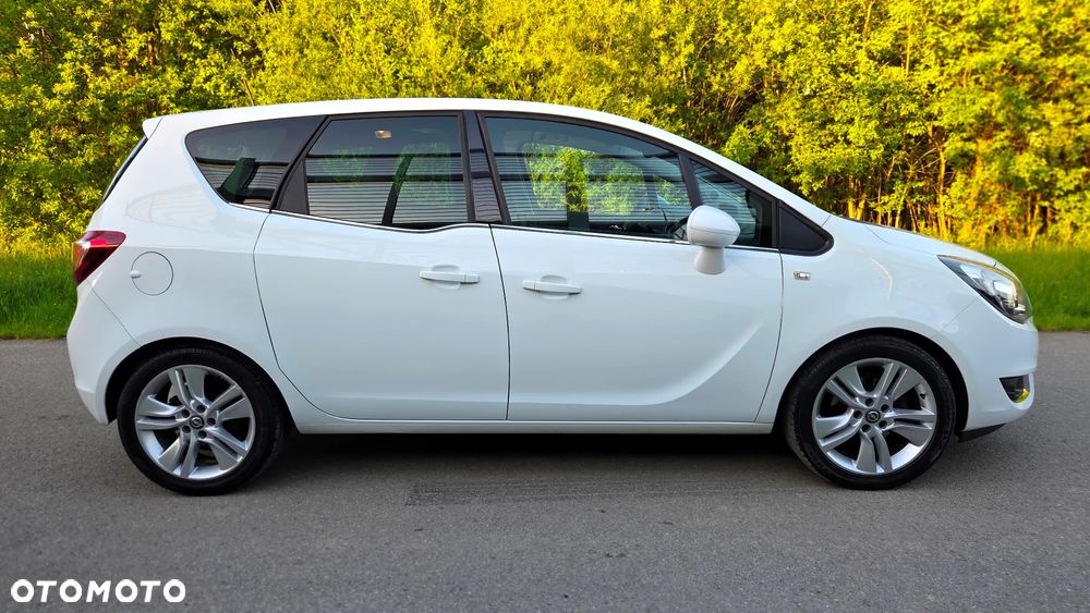 Opel Meriva 1.4 T Essentia S&S - 10