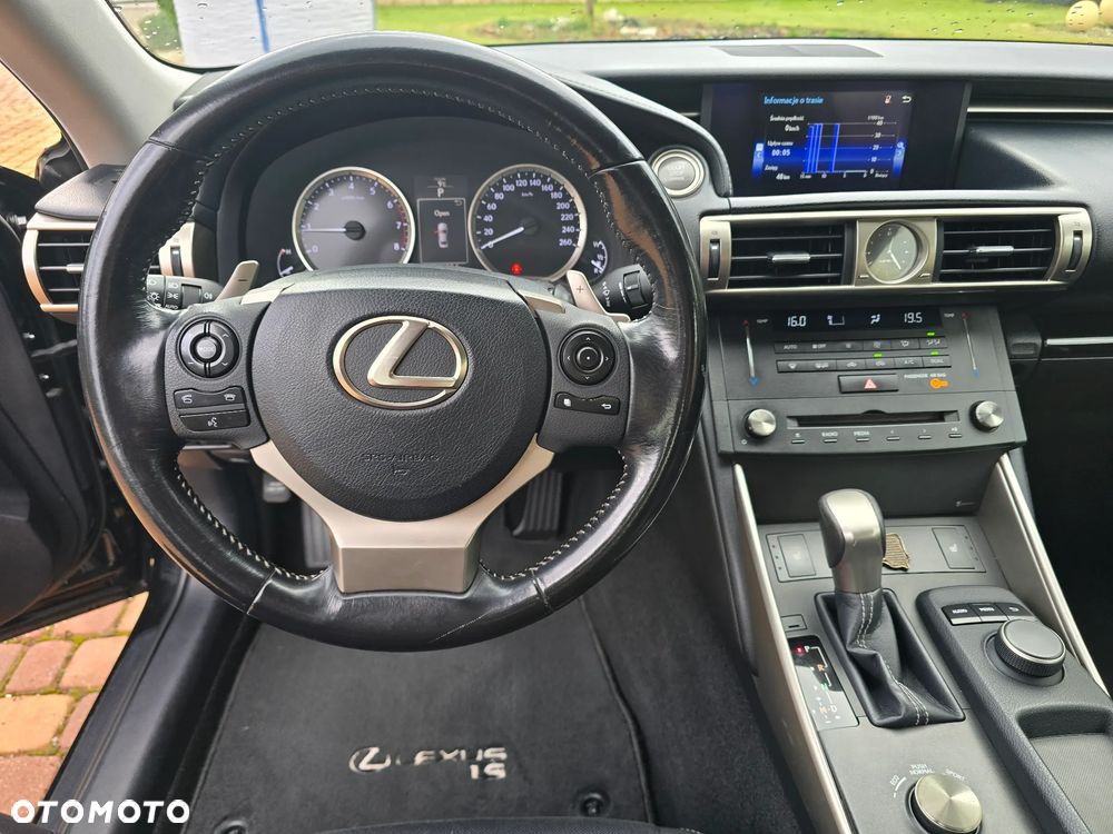 Lexus IS 200t / 300 Prestige - 21