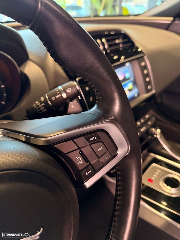 Jaguar XE 2.0 D R-Sport Aut. - 29