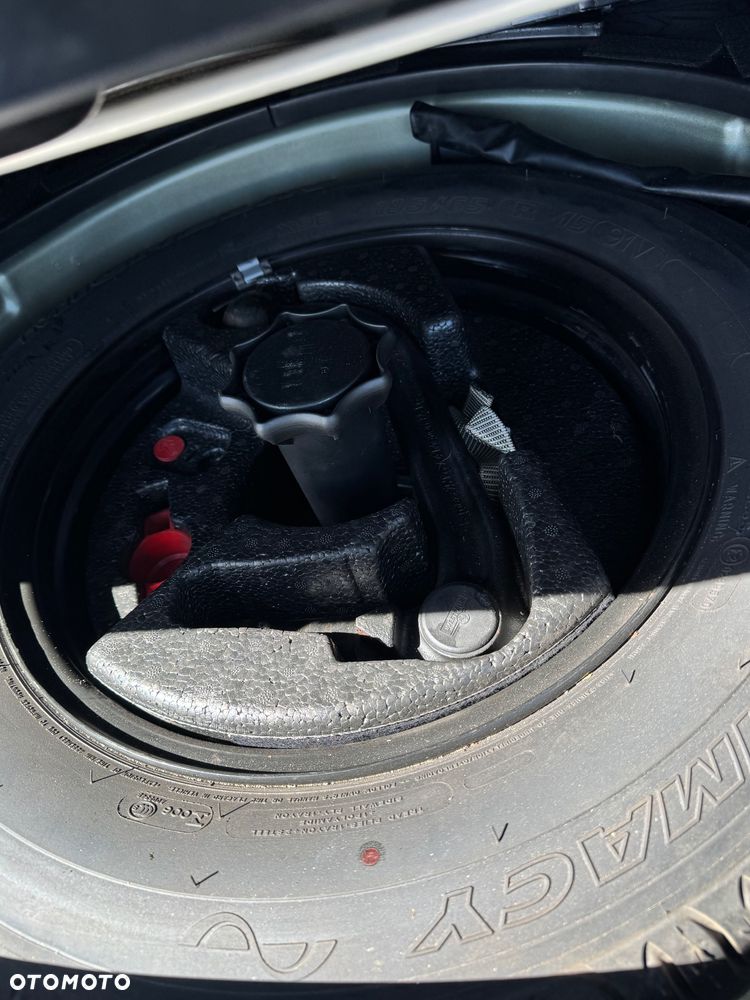 Volkswagen Passat 1.9 TDI Highline - 12