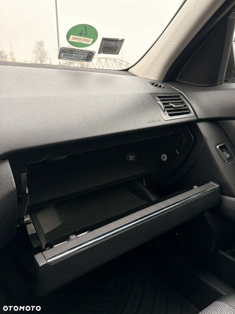 Mercedes-Benz Klasa C 180 K BlueEff Classic - 22