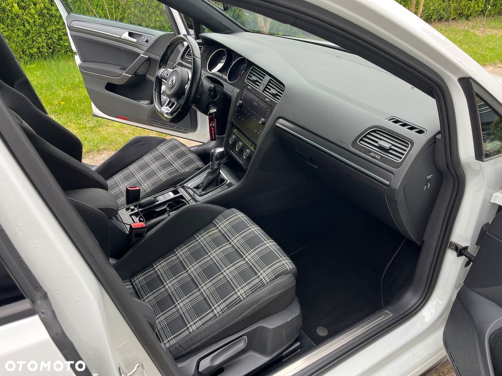 Volkswagen Golf GTD 2.0 TDI SCR DSG - 9