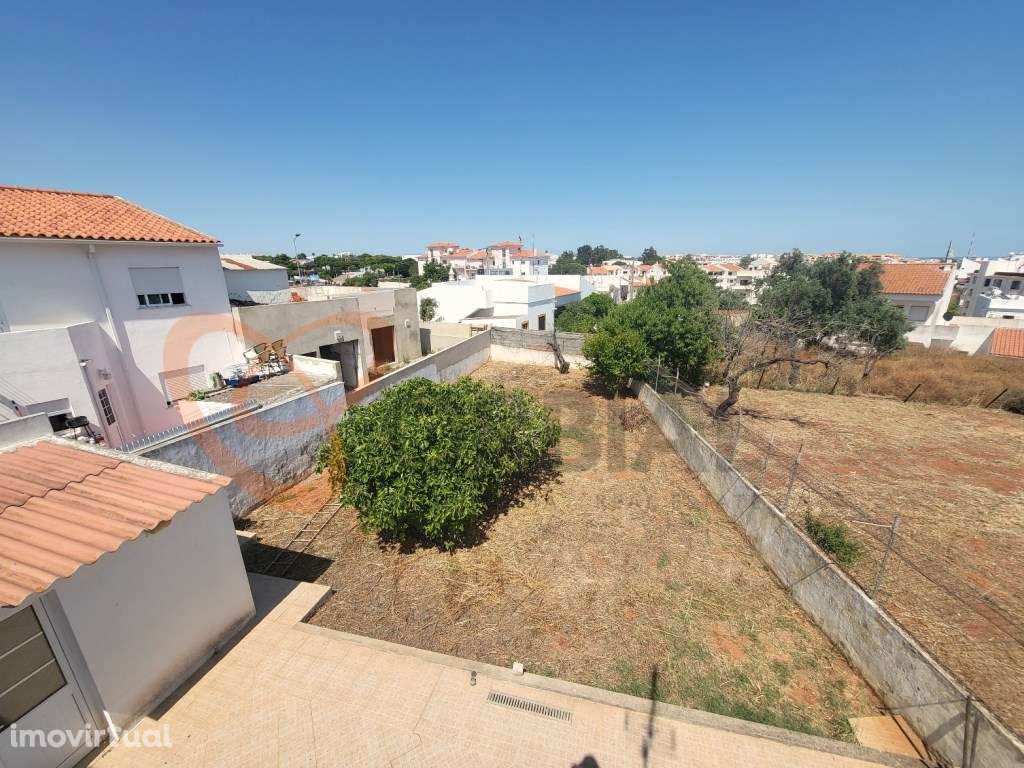 Moradia Térrea com Vista Mar no Centro de Albufeira - Grande imagem: 2/48