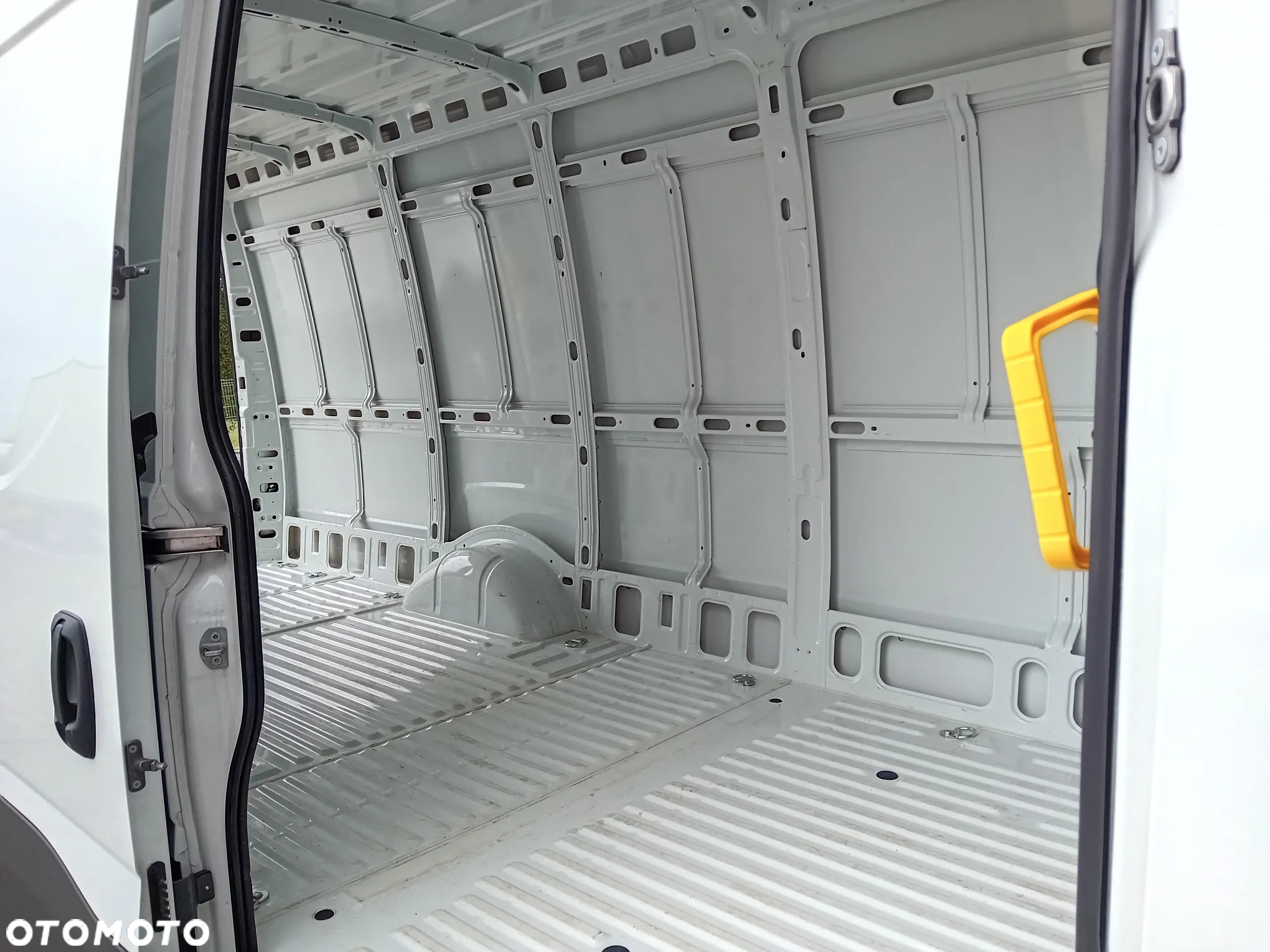 Iveco Daily L4H2 16m3 35S18HA8 3.0D 180KM Hi Matic Air PRO  DEMO - 29