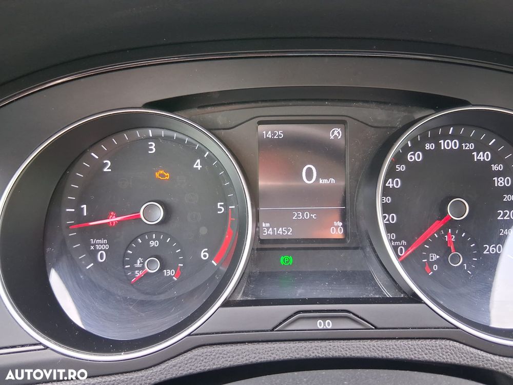 Volkswagen Passat 1.6 TDI Comfortline - 8