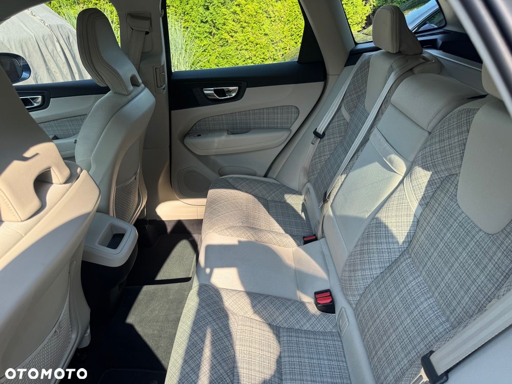 Volvo XC 60 B5 B AWD Core - 18