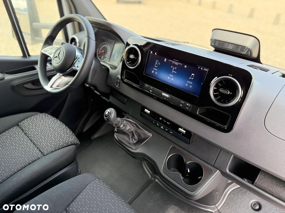 Mercedes-Benz Sprinter - 19