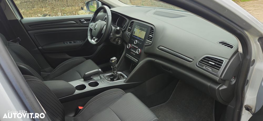 Renault Megane ENERGY TCe 100 INTENS - 11