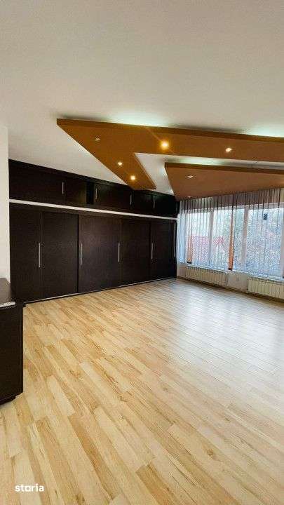 CASA P+1E+M | ZONA COMPOZITORI | BIROURI - Imagine principală: 4/18