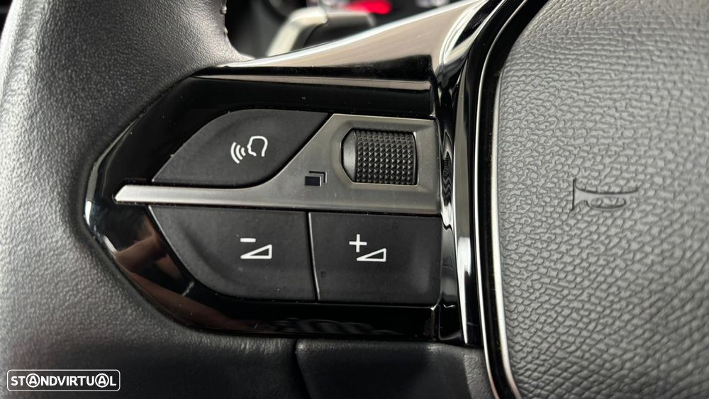 Peugeot 2008 1.5 BlueHDi Allure EAT8 - 5