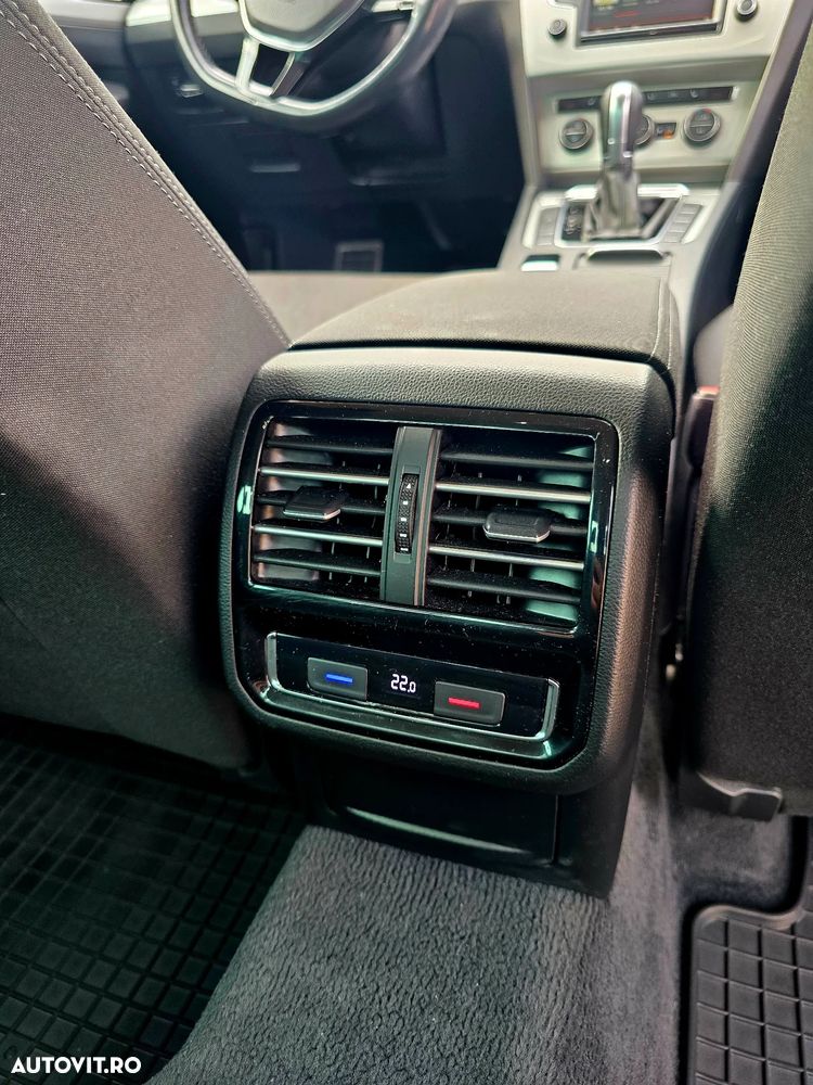 Volkswagen Passat 2.0 TDI DSG Comfortline - 10