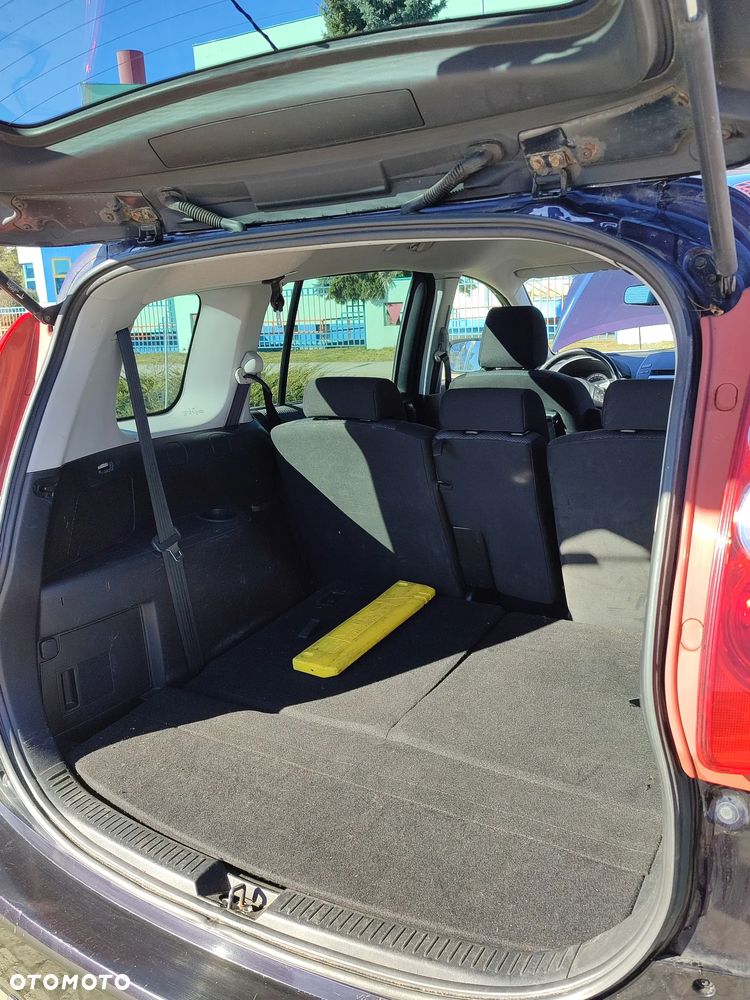 Mazda 5 - 18